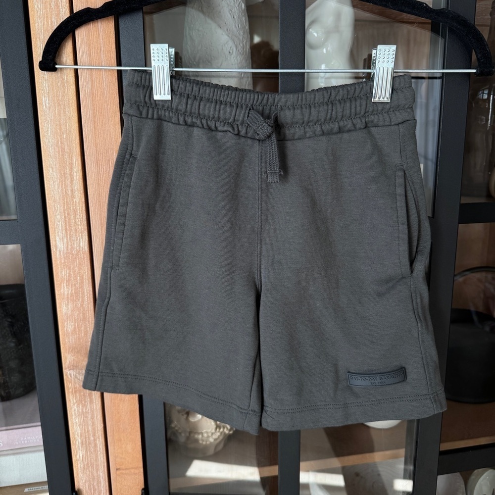 Zara Kids shorts sweatshorts casual charcoal drawstring boys 7 neutral